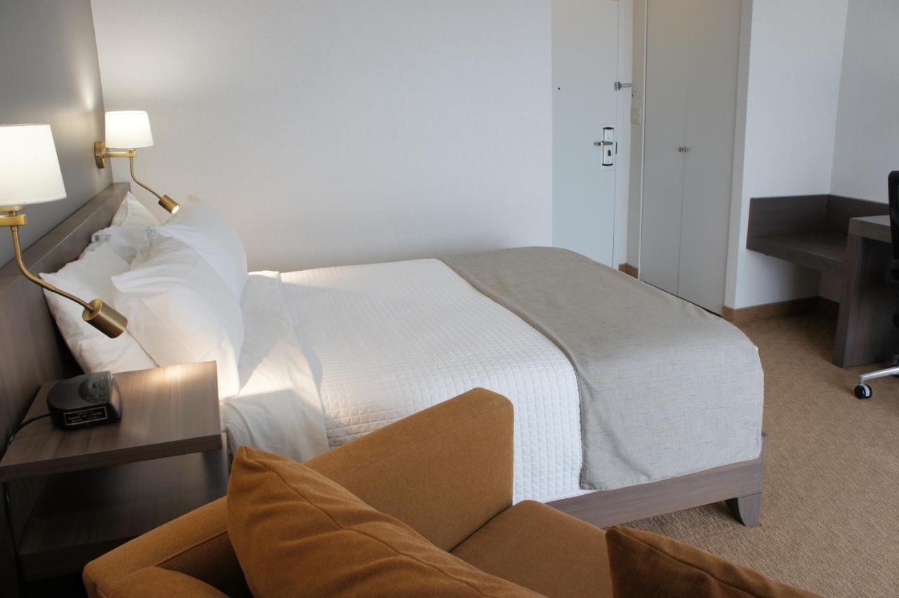 גרנבי Hotel Castel מראה חיצוני תמונה