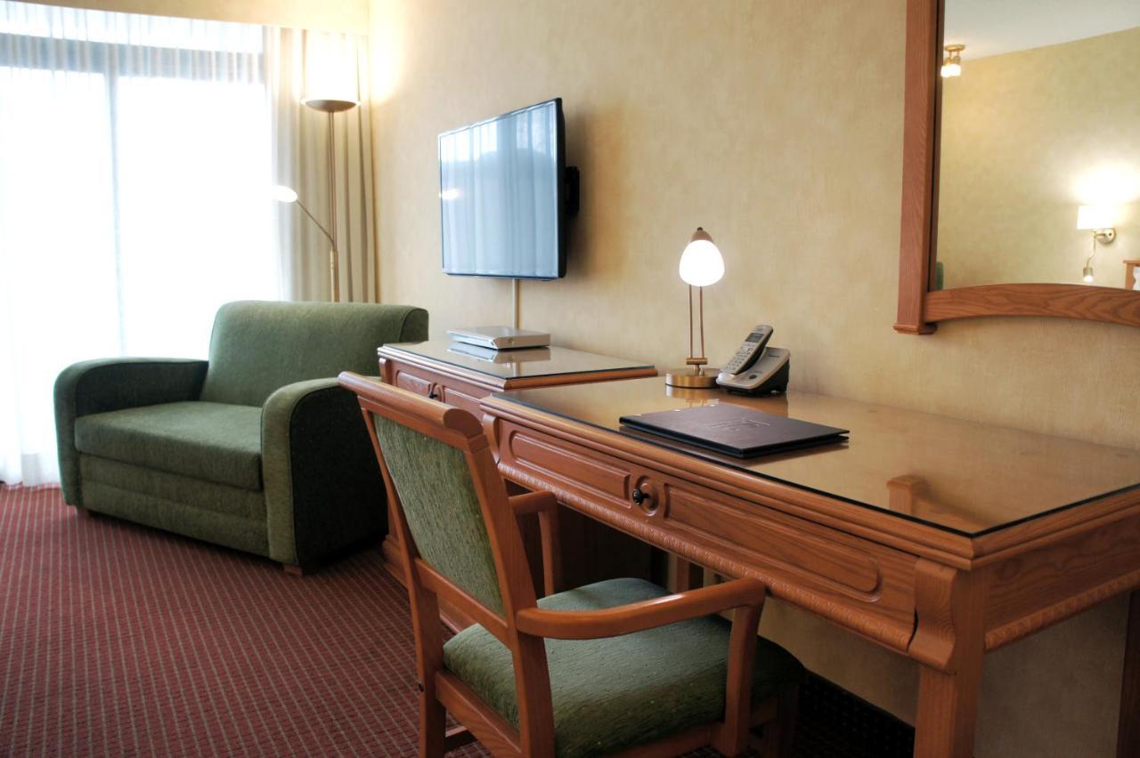 גרנבי Hotel Castel מראה חיצוני תמונה